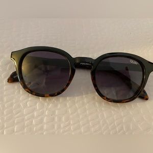 NWOT Quay sunglasses. Polarized Walk on’s